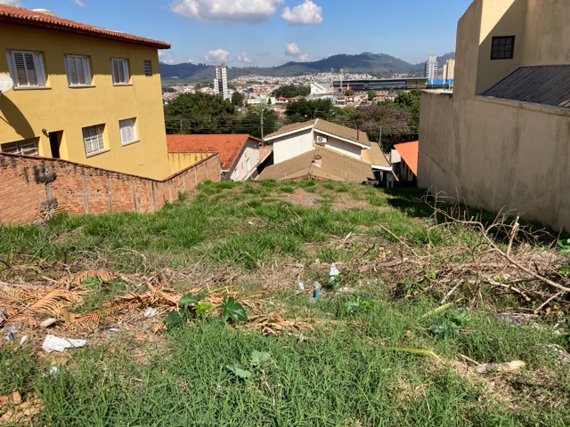 Terreno com 390m², à venda, no bairro Paineiras em Bragança Paulista