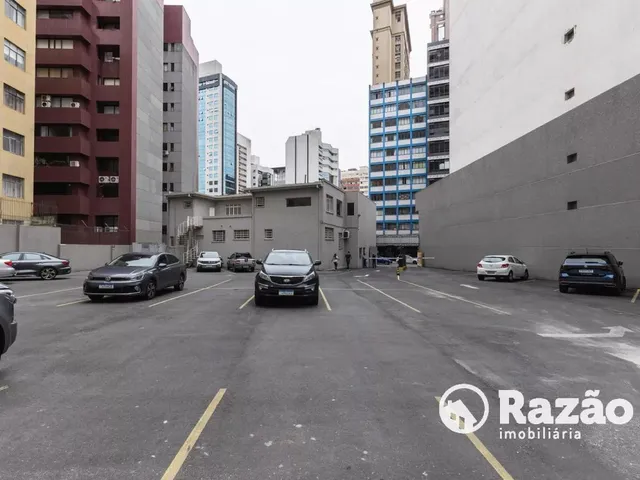 Prédio para alugar, no bairro Centro em Curitiba