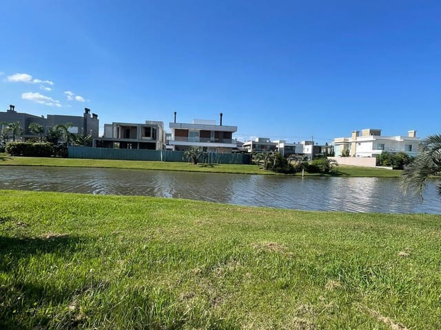 Terreno com 433m², à venda, no bairro São Gonçalo em Pelotas