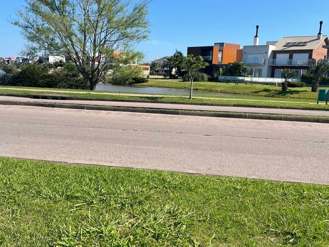 Terreno com 433m², à venda, no bairro São Gonçalo em Pelotas