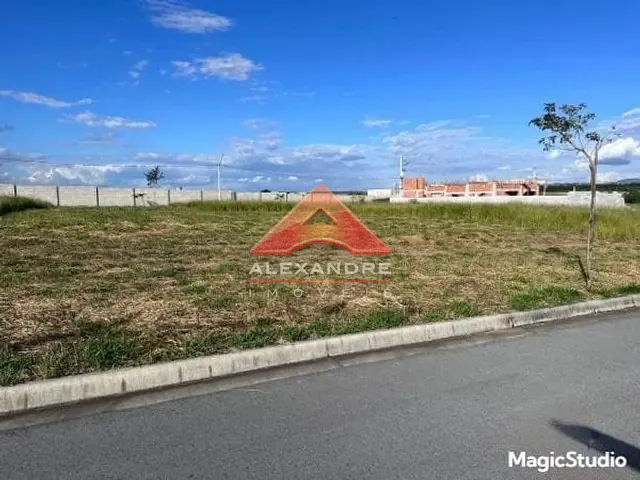Terreno com 250m², à venda, no bairro Jardim das Flores em São José dos Campos