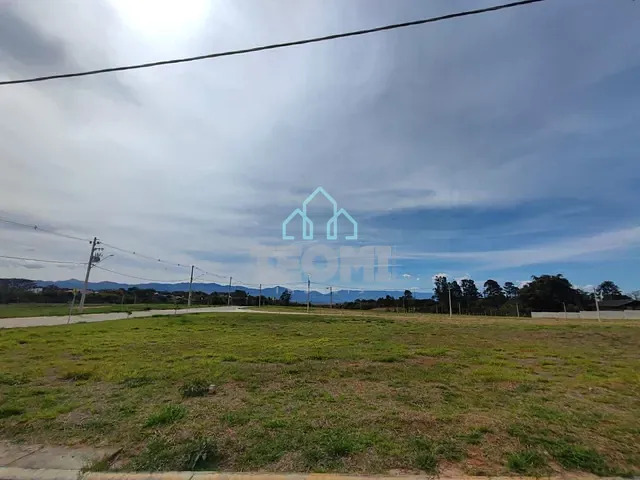Terreno com 200m², à venda, no bairro Piracangaguá em Taubaté