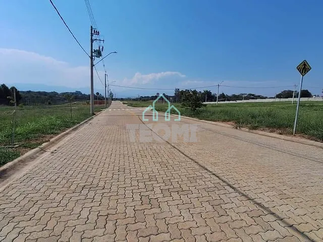 Terreno com 200m², à venda, no bairro Piracangaguá em Taubaté