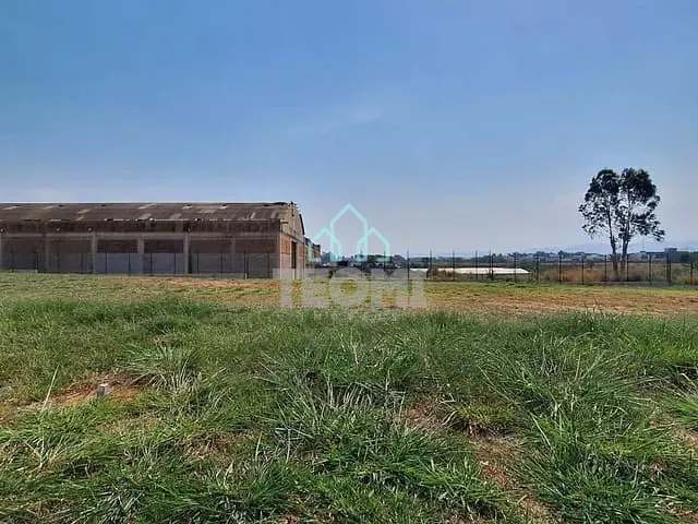 Terreno com 200m², à venda, no bairro Piracangaguá em Taubaté