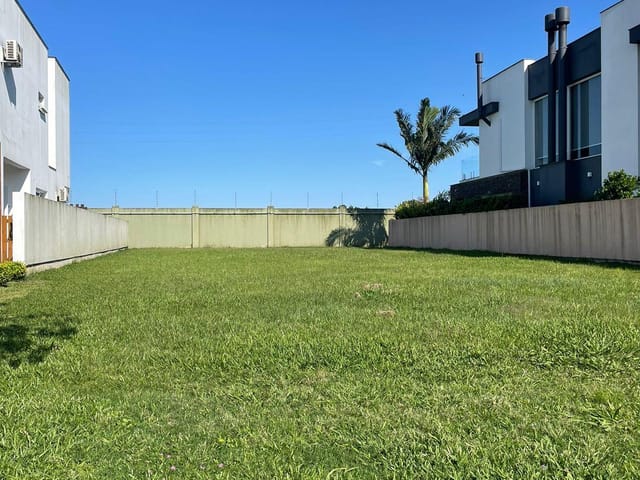 Terreno com 409m², à venda, no bairro São Gonçalo em Pelotas
