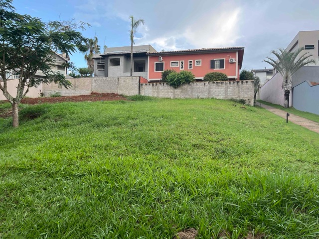 Terreno com 353m², à venda, no bairro Condomínio Residencial Euroville em Bragança Paulista