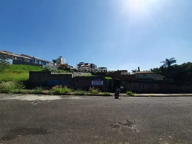 Terreno com 400m², à venda, no bairro Jardim Pagliato em Sorocaba
