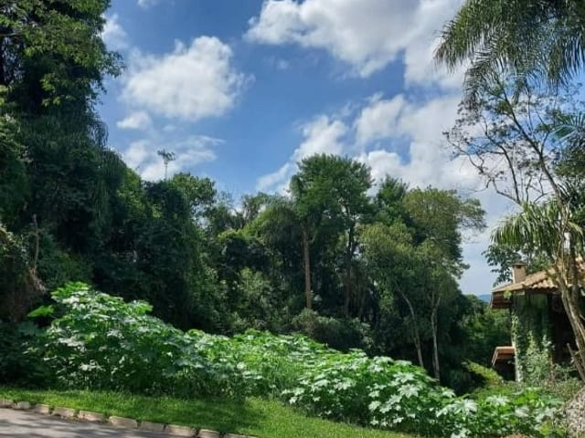 Terreno com 381m², à venda, no bairro Transurb em Itapevi