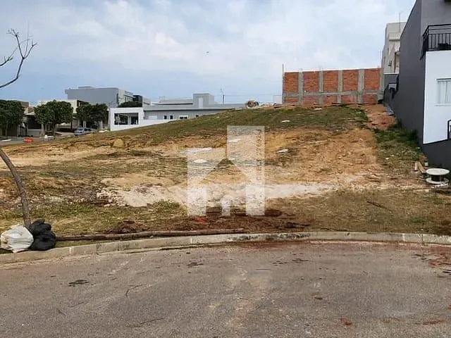 Terreno com 317m², à venda, no bairro Centro (Jacaré) em Cabreúva