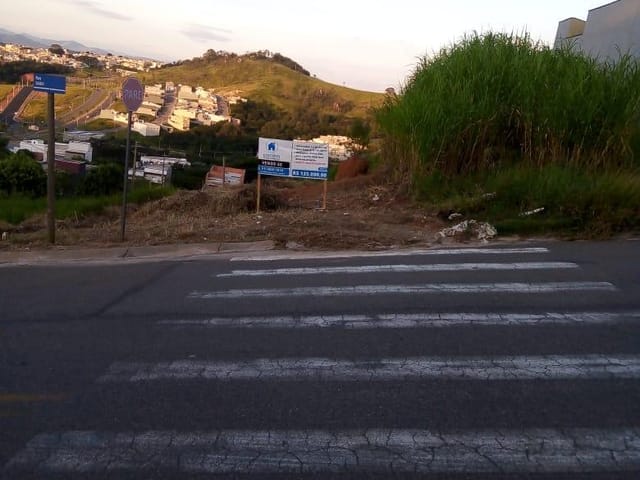 Terreno com 140m², à venda, no bairro Condomínio Villa Verde Bragança em Bragança Paulista