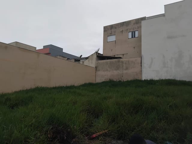 Terreno com 140m², à venda, no bairro Residencial Quinta dos Vinhedos em Bragança Paulista