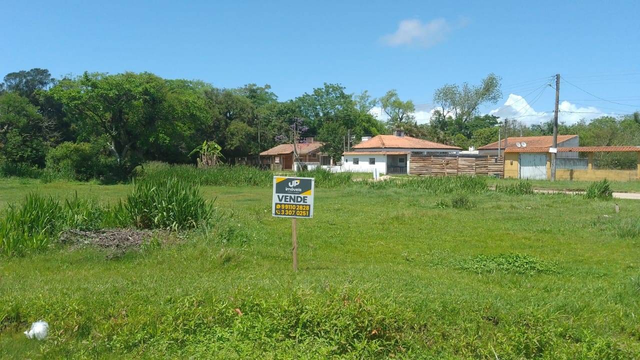 Terreno à venda, Laranjal, Pelotas, RS, com 184,41 m² de área total, 11 m de frente e 16,93 m de profundidade; localização ideal para projetos residenciais