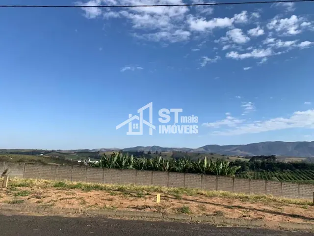 Terreno com 300m², à venda, no bairro Village em Andradas