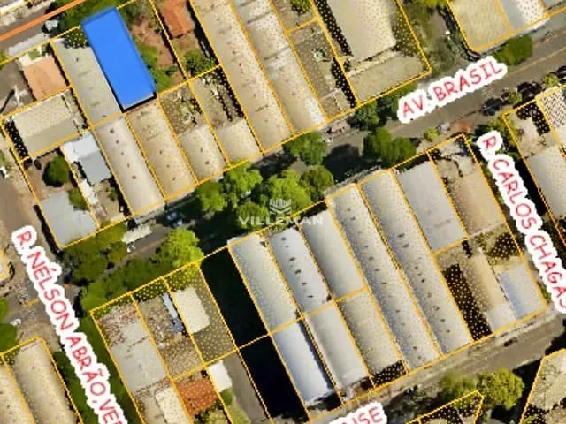 Terreno com 455m², à venda, no bairro Zona 06 em Maringá