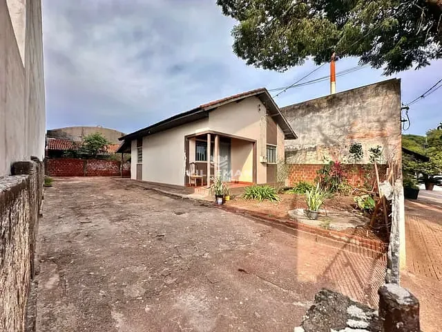 Terreno com 455m², à venda, no bairro Zona 06 em Maringá