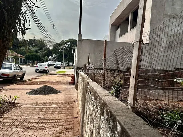 Terreno com 455m², à venda, no bairro Zona 06 em Maringá
