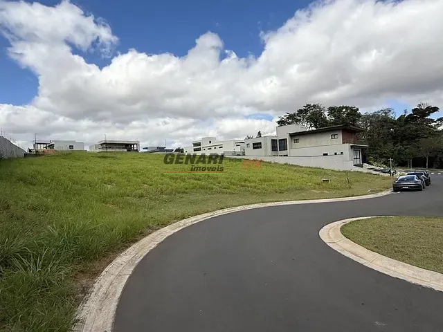 Terreno com 678m², à venda, no bairro Parque Villa dos Pinheiros em Indaiatuba