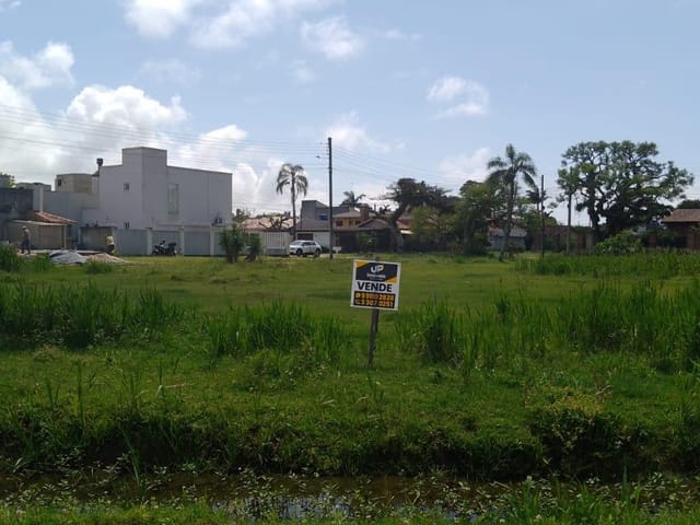 Terreno com 155m², à venda, no bairro Laranjal em Pelotas