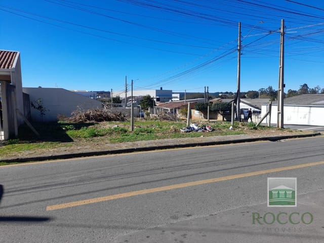 Terreno à venda, no bairro Quississana em São José Dos Pinhais