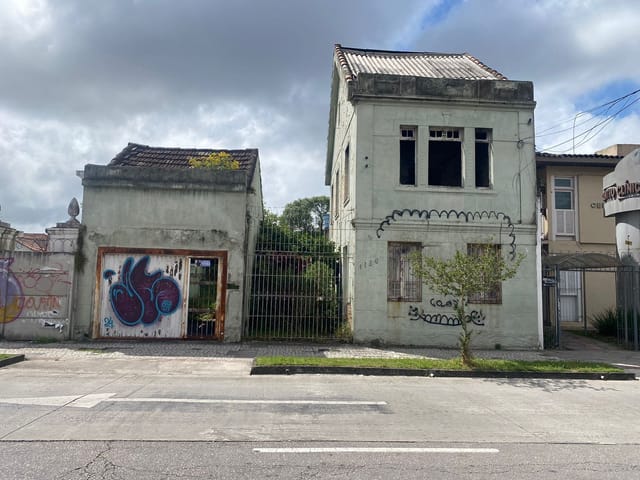 Terreno com 451m², à venda, no bairro Centro em Pelotas