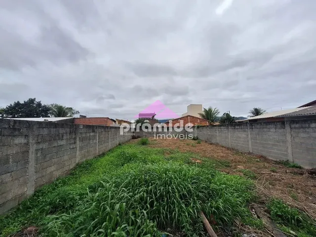 Terreno com 250m², à venda, no bairro Golfinhos em Caraguatatuba