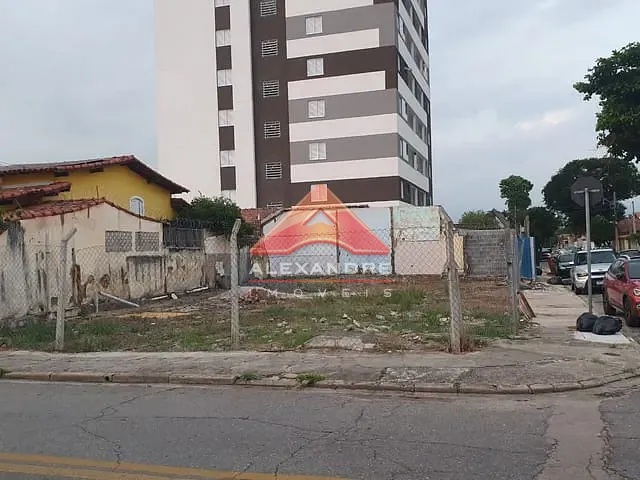 Terreno com 288m², à venda, no bairro Monte Castelo em São José dos Campos