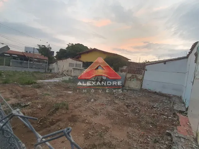 Terreno com 288m², à venda, no bairro Monte Castelo em São José dos Campos