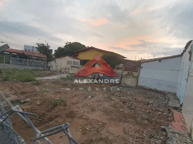 Terreno com 288m², à venda, no bairro Monte Castelo em São José dos Campos