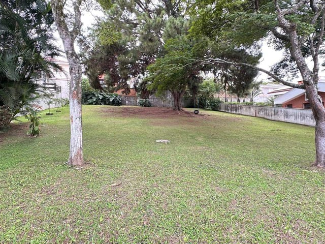 Terreno com 420m², à venda, no bairro Alphaville em Santana de Parnaíba
