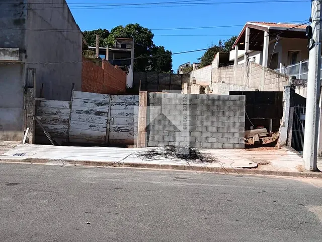 Terreno com 460m², à venda, no bairro Ivoturucaia em Jundiaí