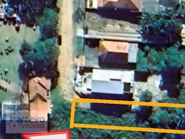 Terreno com 1300m², à venda, no bairro Centro em Piracaia