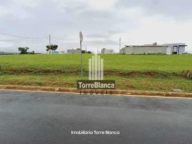Terreno com 360m², à venda, no bairro Jardim Carvalho em Ponta Grossa