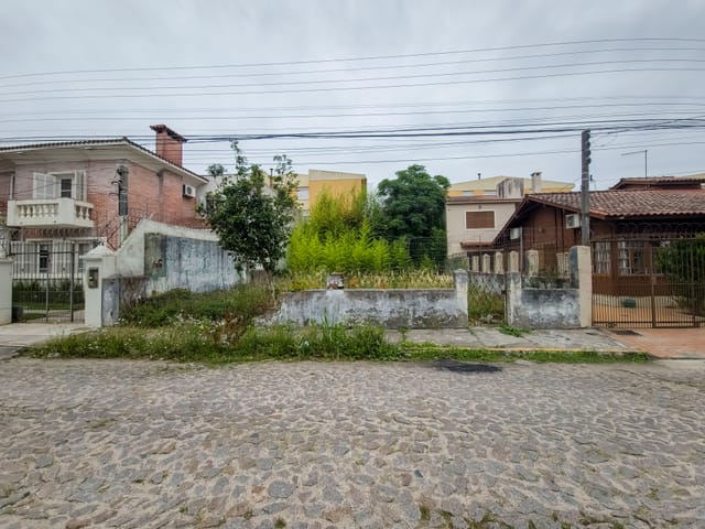 Terreno com 240m², à venda, no bairro Três Vendas em Pelotas