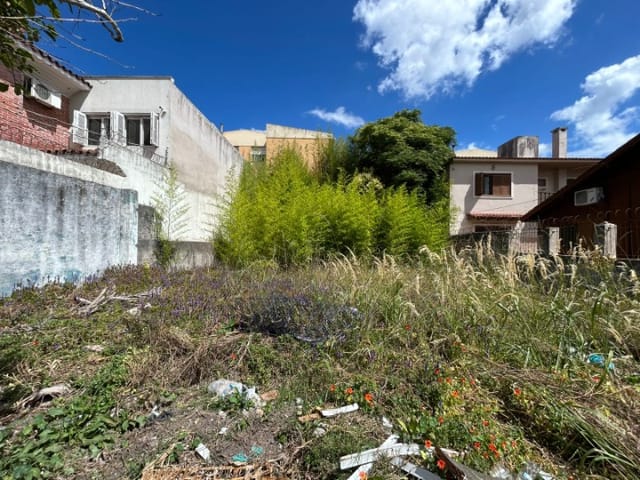 Terreno com 240m², à venda, no bairro Três Vendas em Pelotas
