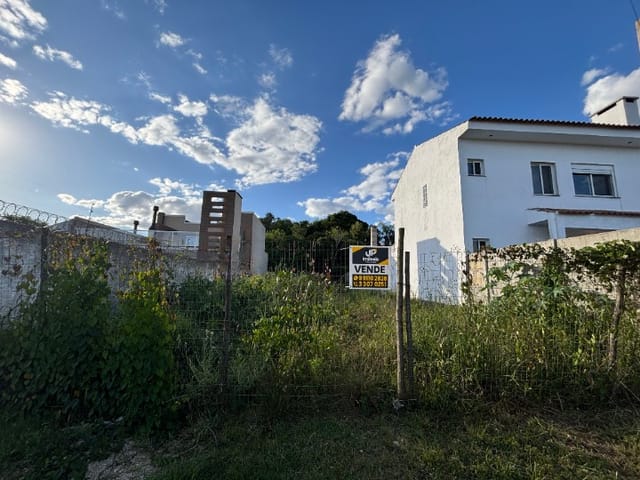 Terreno com 300m², à venda, no bairro Laranjal em Pelotas
