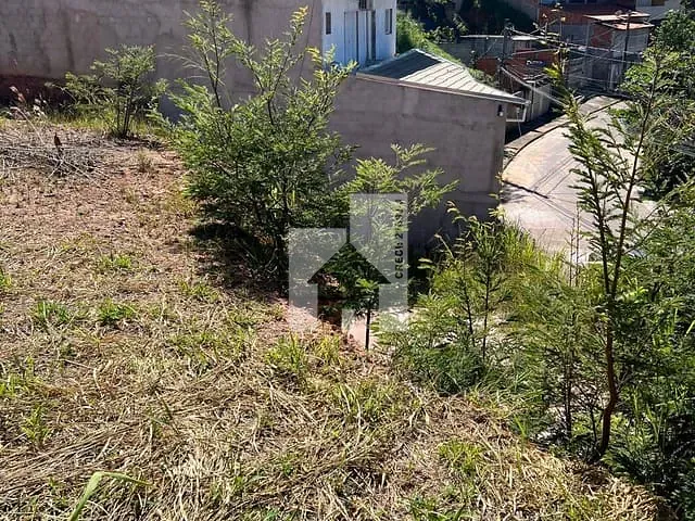 Terreno com 320m², à venda, no bairro Jardim do Lírio em Jundiaí