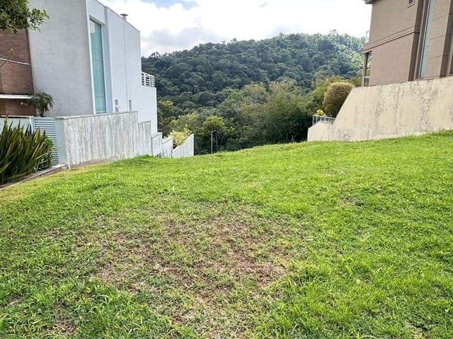 Terreno com 490m², à venda, no bairro Alphaville em Santana de Parnaíba