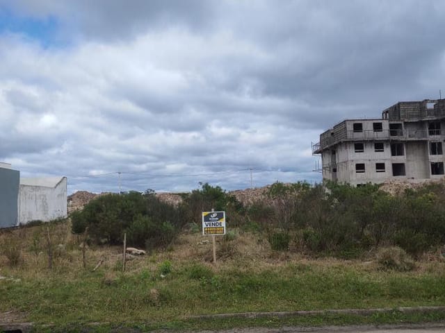 Terreno com 175m², à venda, no bairro Três Vendas em Pelotas