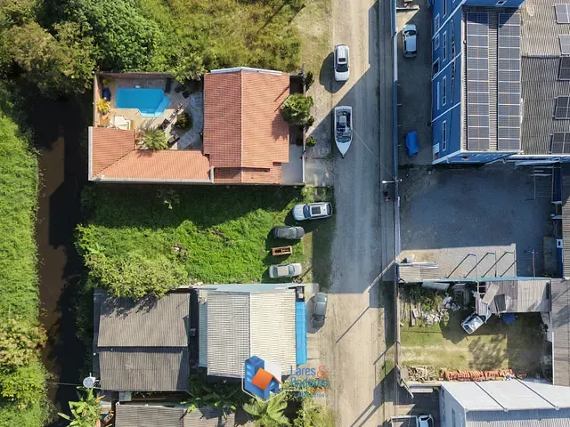 Terreno com 300m² 1 quarto e 1 banheiro, à venda, no bairro Centro em Porto Belo