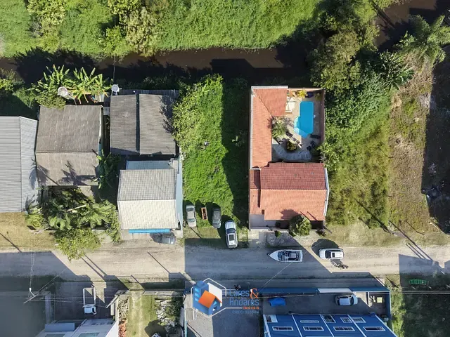 Terreno com 300m² 1 quarto e 1 banheiro, à venda, no bairro Centro em Porto Belo