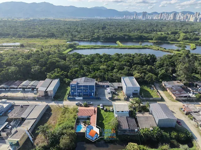 Terreno com 300m² 1 quarto e 1 banheiro, à venda, no bairro Centro em Porto Belo