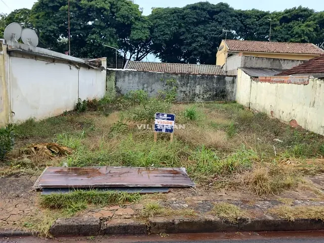 Terreno com 180m², à venda, no bairro Vila Morangueira em Maringá