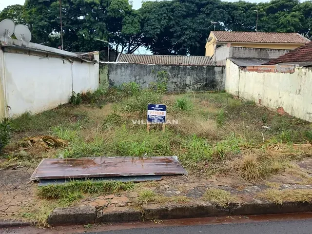 Terreno com 180m², à venda, no bairro Vila Morangueira em Maringá