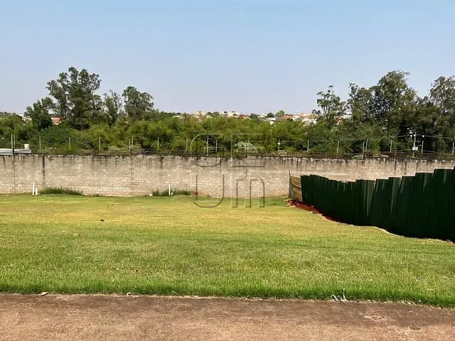 Terreno com 267m², à venda, no bairro Conjunto Habitacional Alexandre Urbanas em Londrina