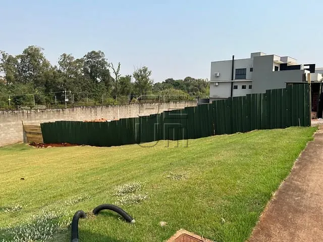 Terreno com 267m², à venda, no bairro Conjunto Habitacional Alexandre Urbanas em Londrina