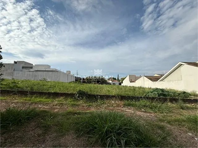 Terreno com 300m², à venda, no bairro Jardim Itália em Maringá