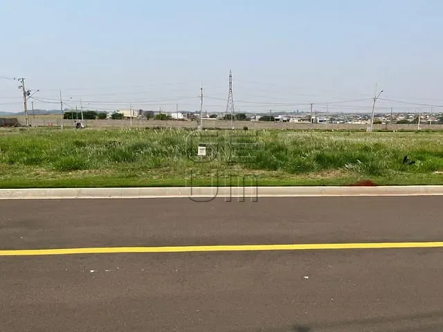 Terreno com 318m², à venda, no bairro Gleba Simon Frazer em Londrina
