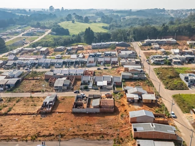 Terreno à venda, no bairro Estados em Fazenda Rio Grande