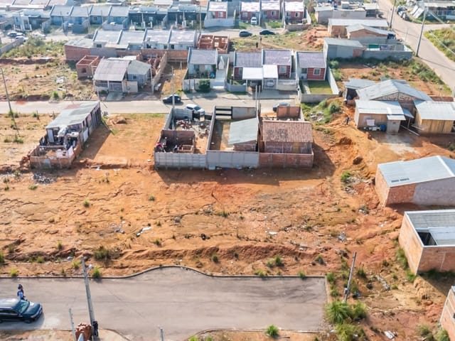 Terreno à venda, no bairro Estados em Fazenda Rio Grande