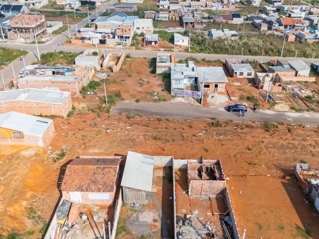 Terreno à venda, no bairro Estados em Fazenda Rio Grande